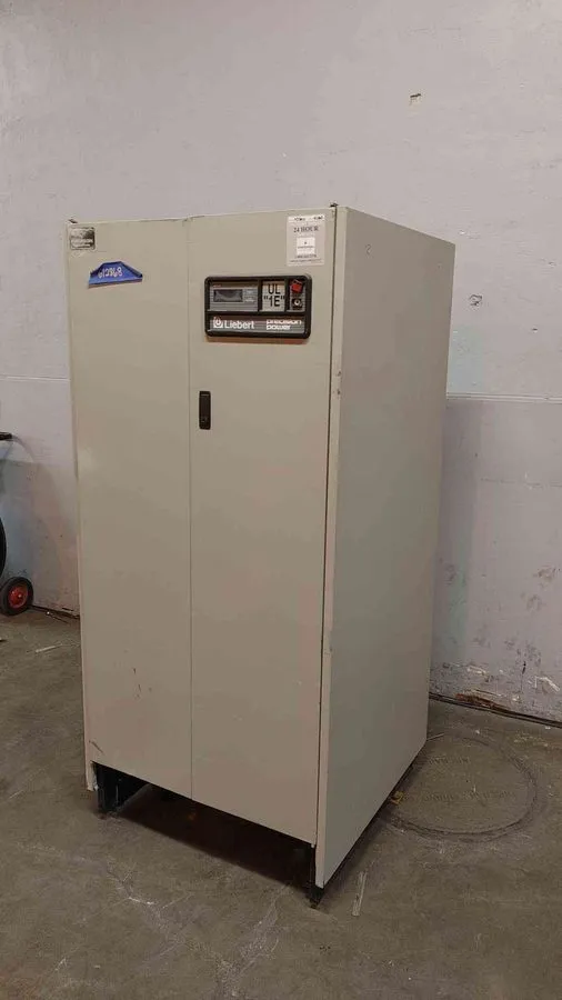 Блок розеток 125KVA Liebert PDU 480VAC 208/120VDC 3PH 3W PPA125C Step Down Trans