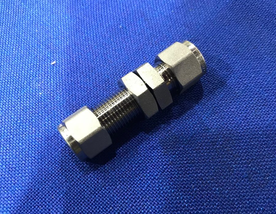 Фитинг 1 Swagelok 3/8" Tube Monel (Alloy 400/R-405) Bulkhead Fitting M-600-61 — фото лота 2