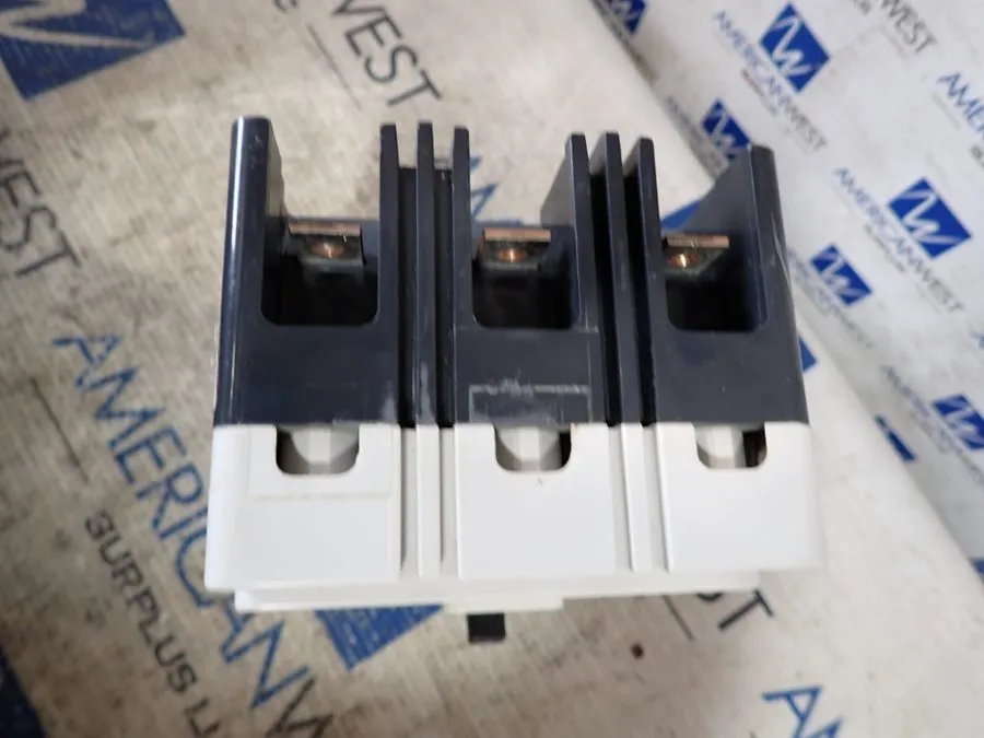 Автоматический выключатель Cutler Hammer HFD3015 3 Pole 15 Amp 600 Volt 65kA@480