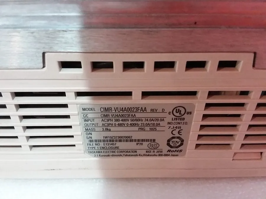 Частотный преобразователь Yaskawa CIMR-VU4A0023FAA V1000 AC Drive 24A 380/480VAC
