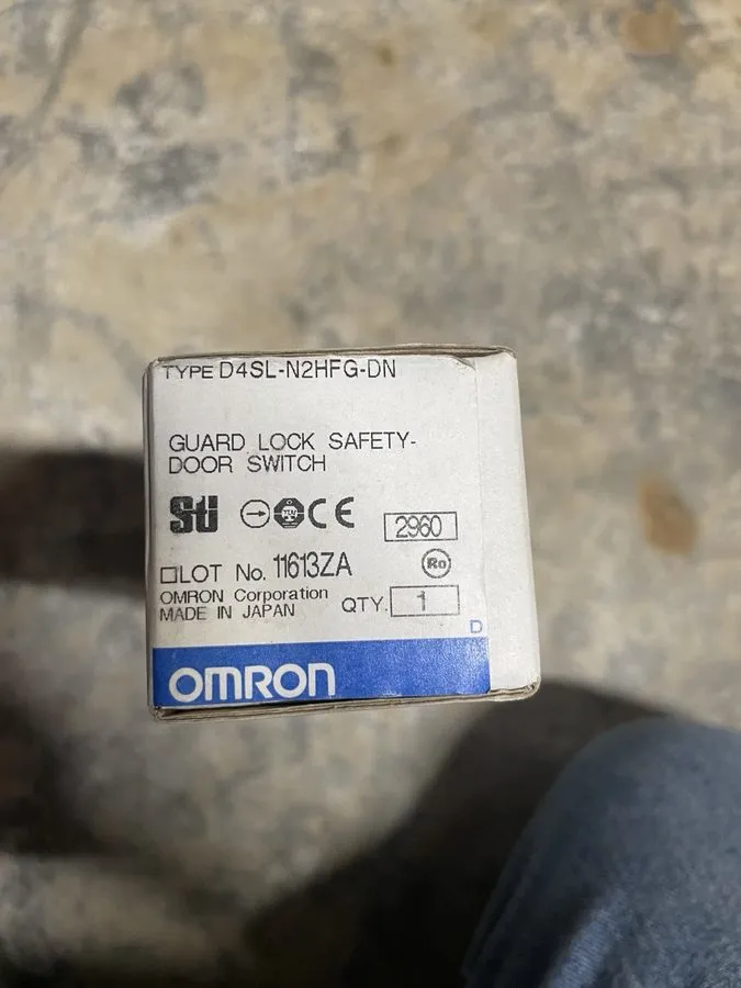 Коммутатор OMRON D4SL-N2HFG-DN Guard Lock Safety Door Electromagnetic Lock Switc