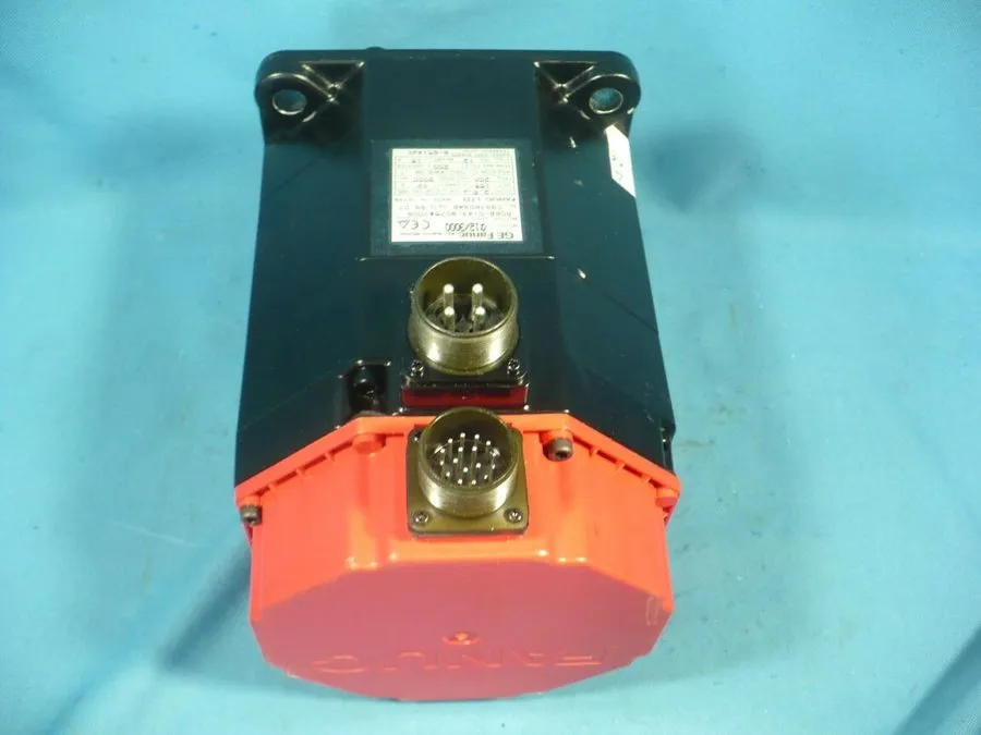 Серводвигатель GE FANUC AC SERVO MOTOR A06B-0143-B075#7008 A12/3000 3PH 2.8KW 30 — фото лота 2