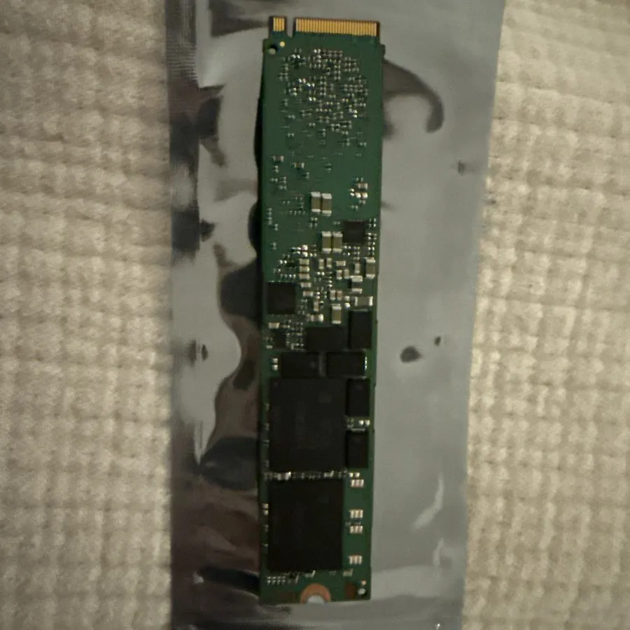 SSD-накопитель Samsung PM983 960GB M.2 22110 NVMe PCIe MZ-1LB9600 MZ1LB960HAJQ-0 — фото лота 1