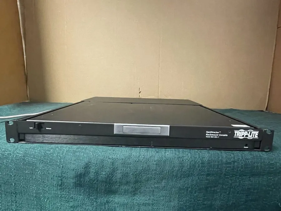 Дисплей Tripp-Lite B021-000-17 1U Rackmount LCD Console NetDirector. Parts