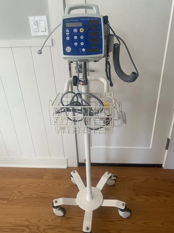 Монитор пациента CSI VitalCare 506NT3 with NIBP, Temp Patient Monitor (with Stan