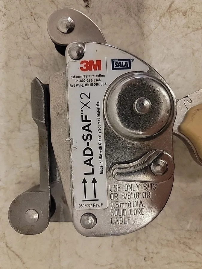 Складское оборудование SALA 3M Fall Protection model 6160030 Lad-saf X2