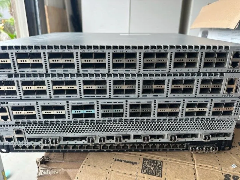 Коммутатор Arista DCS-7124S 24 Port 10 GbE Managed Switch Rack-Mountable