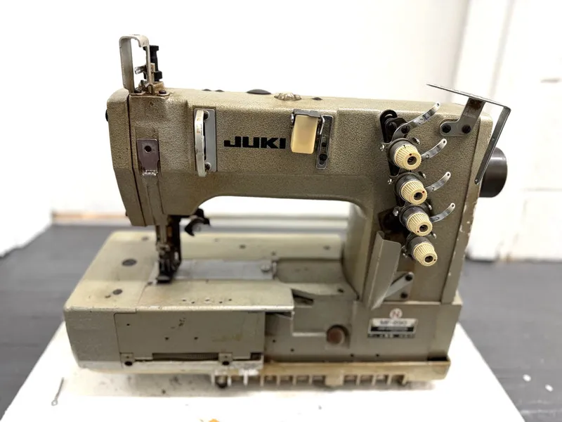 Оборудование рекламного производства JUKI MF-890N 3 NEEDLE BOTTOM COVERSTITCH IN — фото лота 1