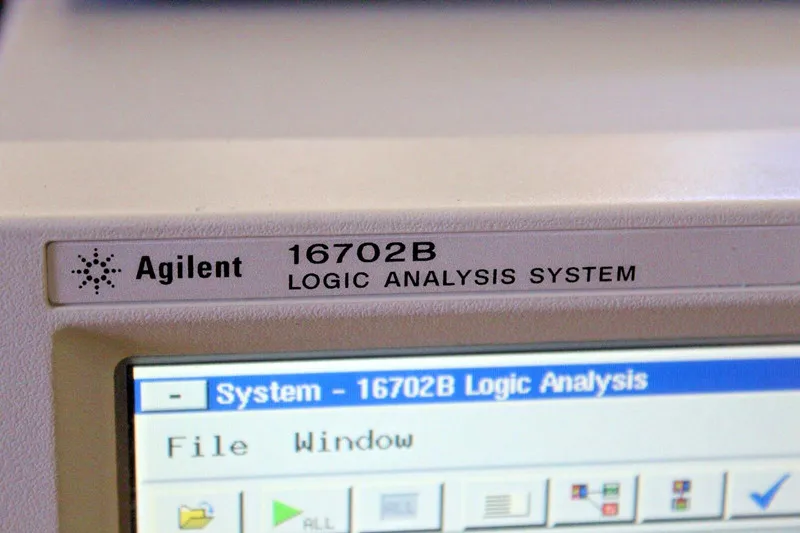 Логический анализатор Agilent Model: 16702B Logic Analyzer with HP: 16534A