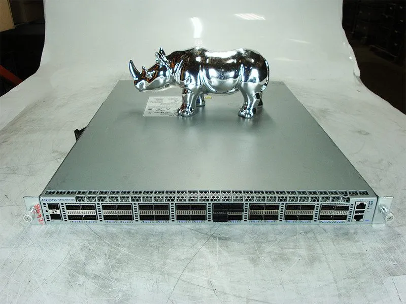 Коммутатор Arista DCS-7050CX3M-32S-F 32x 100GbE QSFP 2x SFP+ Data Center Switch