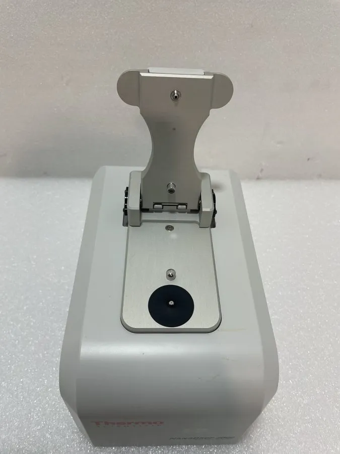 Спектрофотометр Thermo Fisher NanoDrop 2000 Ultra Micro Spectrophotometer