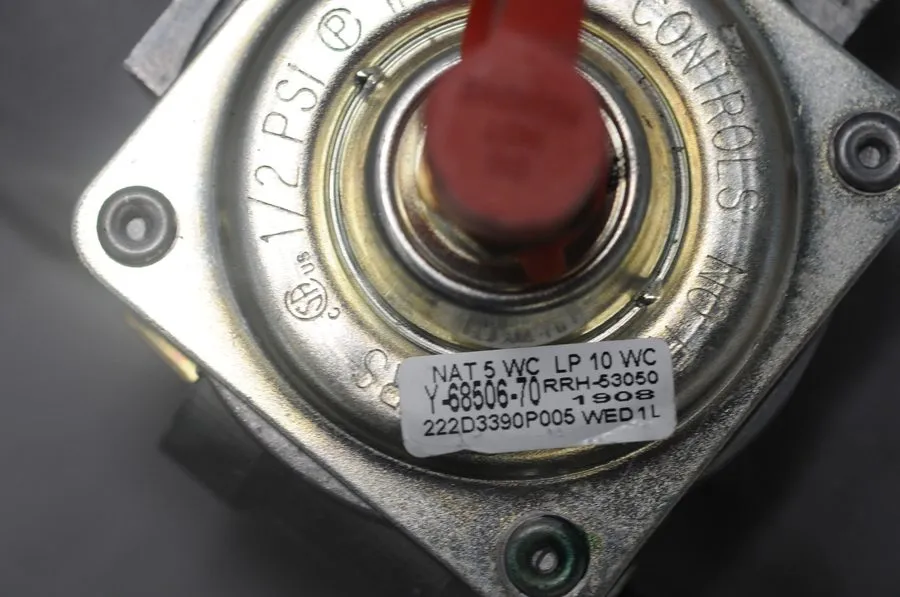 Трубопроводная арматура GE Oven Range Pressure Regulator Assembly WB21X33225
