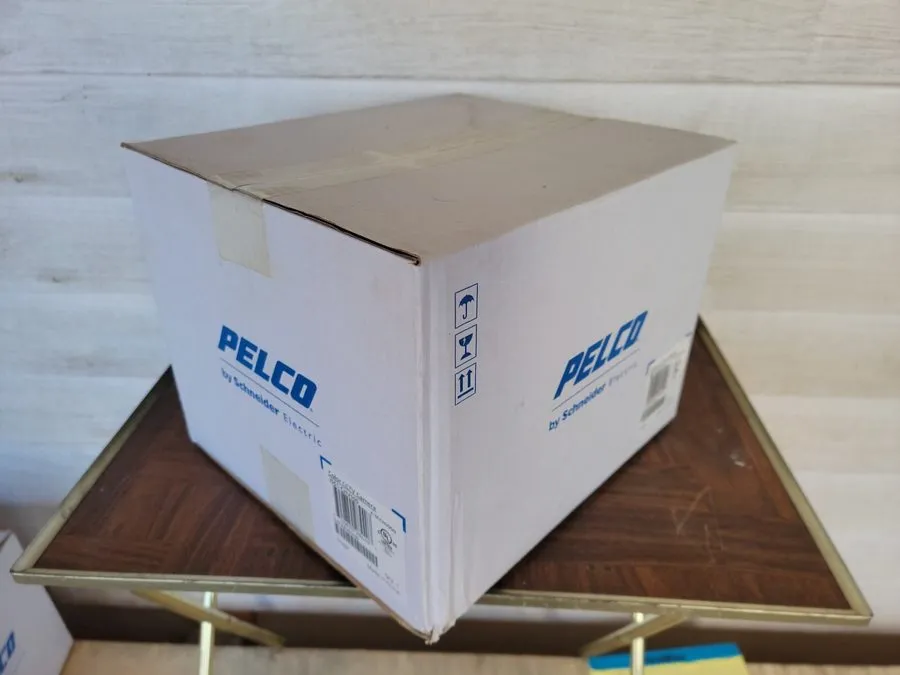 Камера Pelco IS51-CHV10S Camclosure-2 Outdoor Rugged Mini Dome Camera — фото лота 1