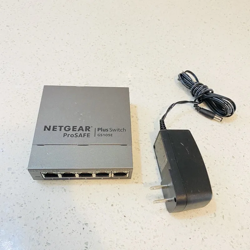 Коммутатор NETGEAR ProSafe Plus GS105Ev2 switch 5 ports unmanaged desktop