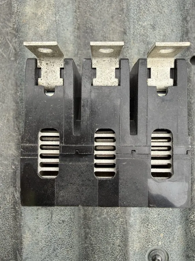 Автоматический выключатель Cutler Hammer GHB3030 30A 480V 3-Pole Circuit Breaker — фото лота 2