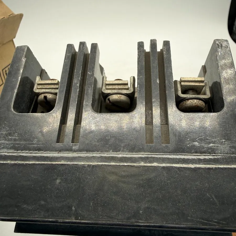 Автоматический выключатель GE TED134015WL 15A 3-Pole 480V AC E-Frame Circuit Bre — фото лота 2