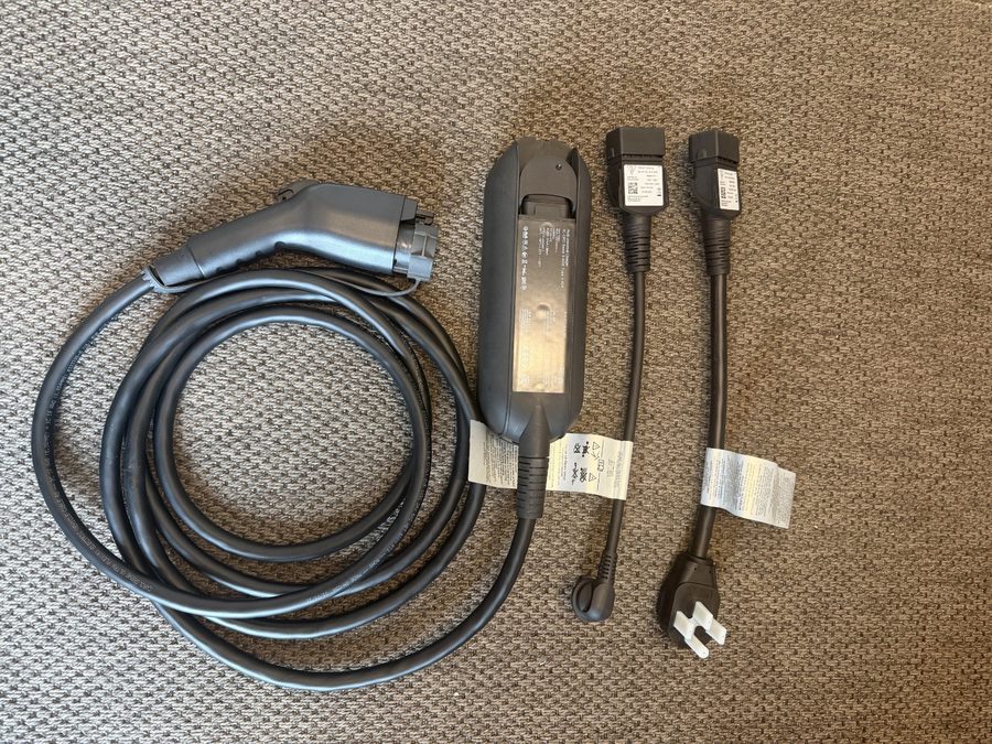Аккумулятор Audi e-tron Level 2 EV Charger Kit 9.6kW 40A J1772 8V4971675