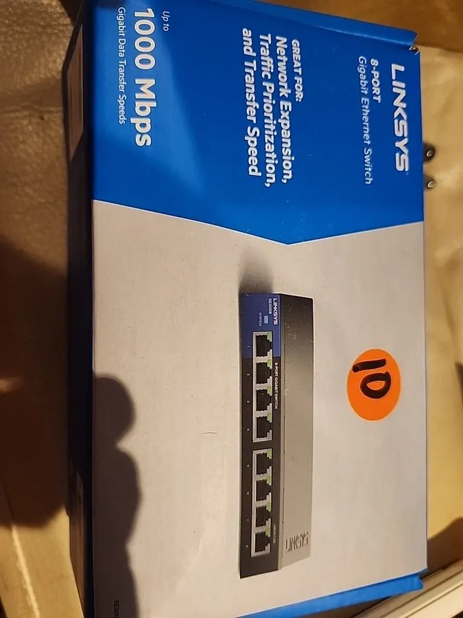 Коммутатор Linksys SE3008V2 8-Port Gigabit Ethernet Switch Black and Blue