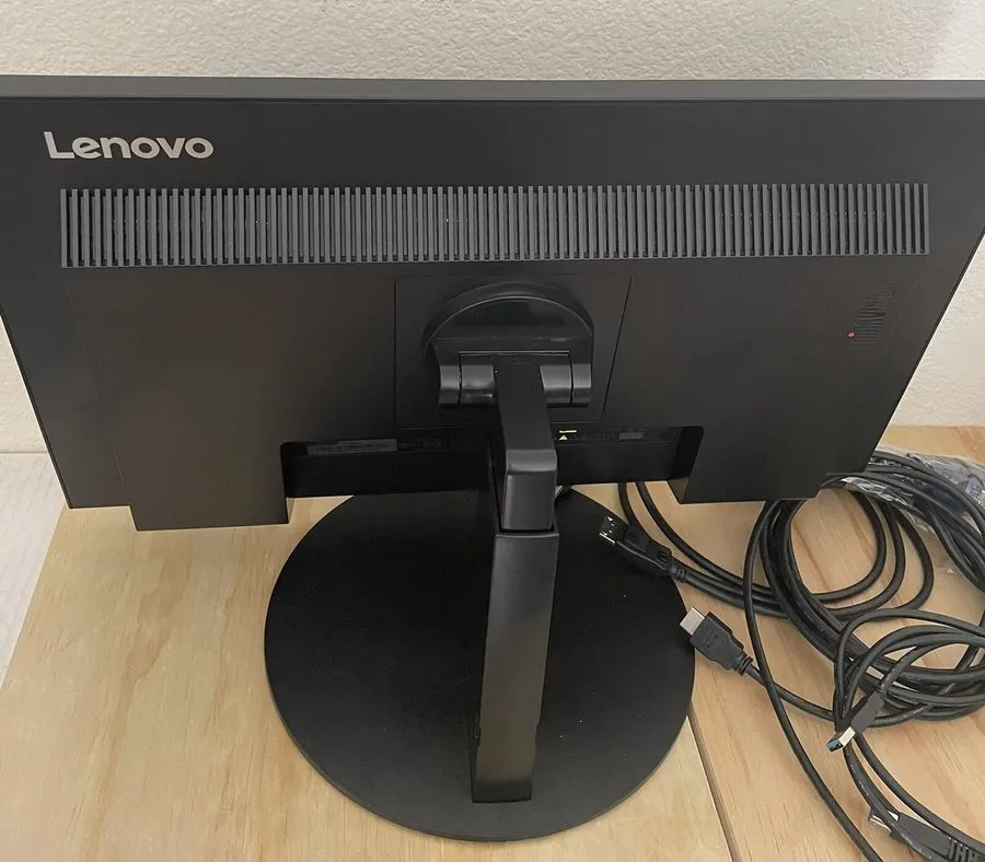 Монитор LENOVO THINKVISION T23I-10 23" COMPUTER FLAT PANEL LCD MONITOR Grade B