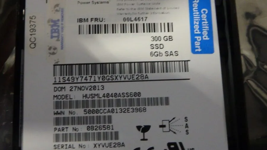 SSD-накопитель IBM 00L4617 SAS/2.5 300GB V7000 SSD Solid State Disk Drives HUSML — фото лота 2