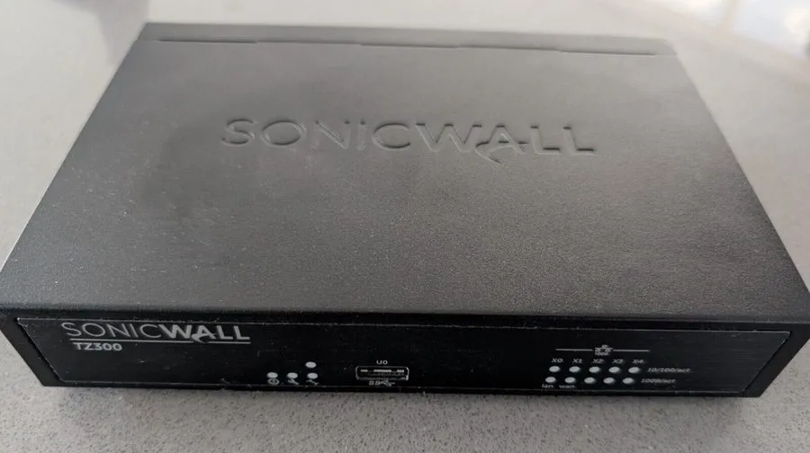 Межсетевой экран SonicWALL TZ300 Network Security Appliance [APL28-OB4] FIREWALL