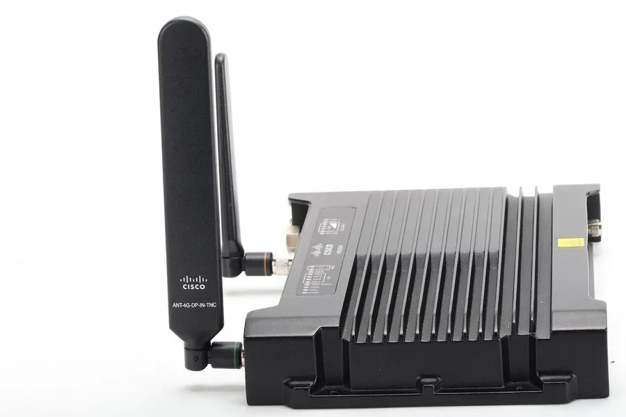 Маршрутизатор Cisco IR829GW Industrial Integrated Services Router ISR ANT-4G-DP- — фото лота 1