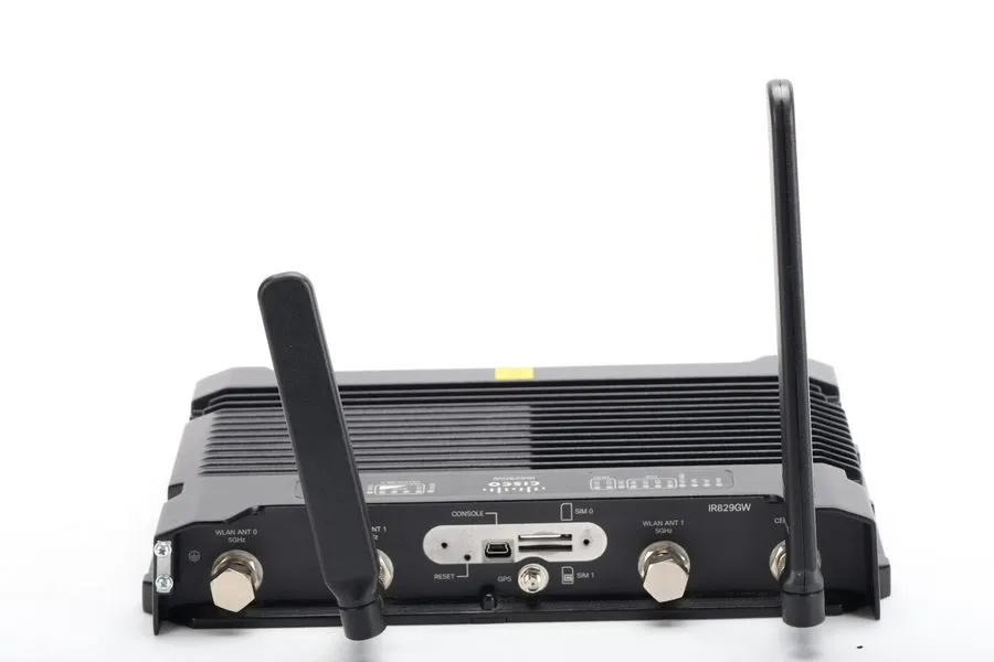 Маршрутизатор Cisco IR829GW Industrial Integrated Services Router ISR ANT-4G-DP- — фото лота 2