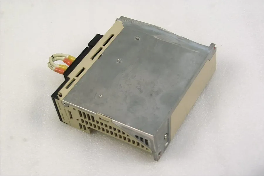 Сервопривод YASKAWA SERVOPACK DRIVER SGDS-01A05A