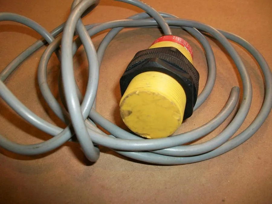 Датчик приближения Turck Proximity Sensor BI10-S30-AZ3X 20-250vac