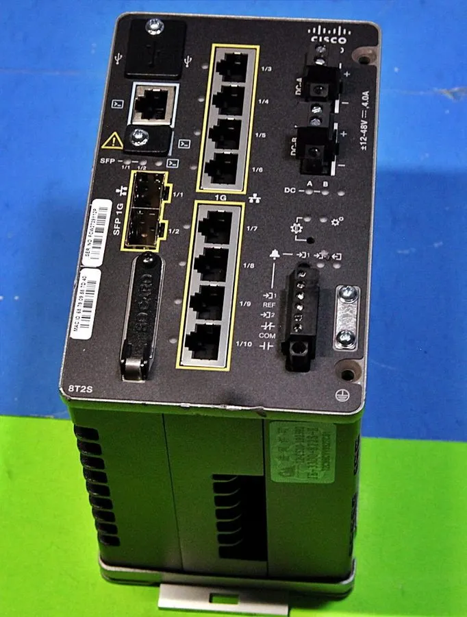 Коммутатор Cisco IE-3300-8T2S-E Industrial Ethernet Switch 8-Port