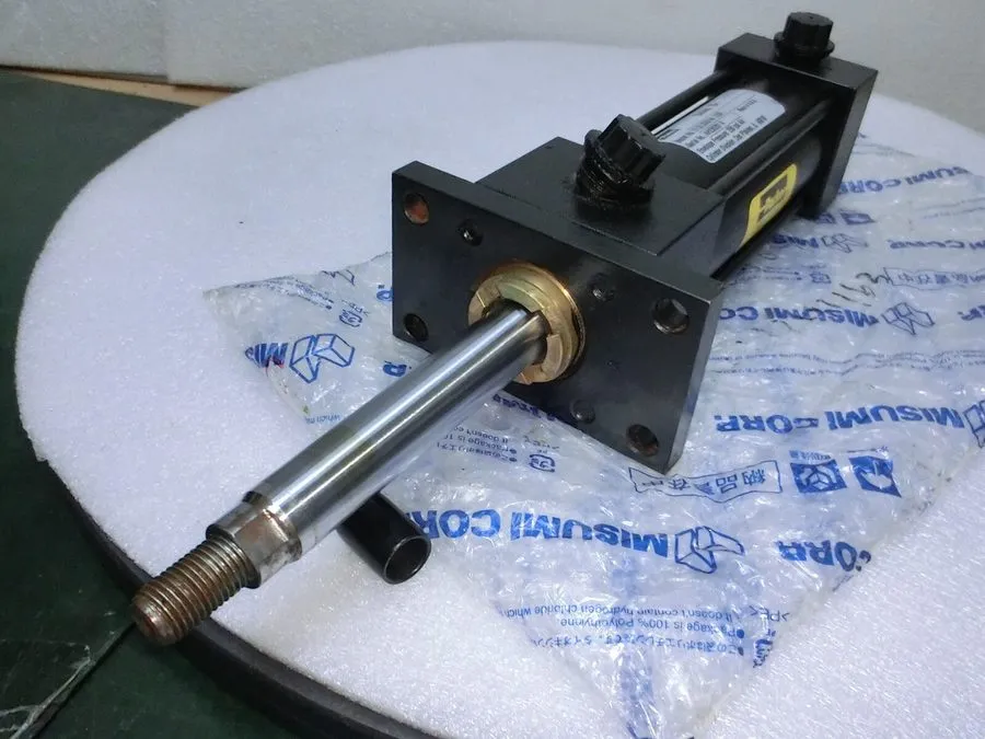 Пневмоцилиндр Parker 02.00 J2AU14A Series 2A Pneumatic Cylinder 2" Bore 250 PSI 