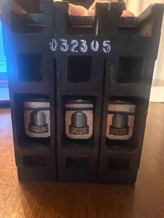 Автоматический выключатель Siemens ED63B060 60A 3-Pole 551-600V AC Sentron Serie