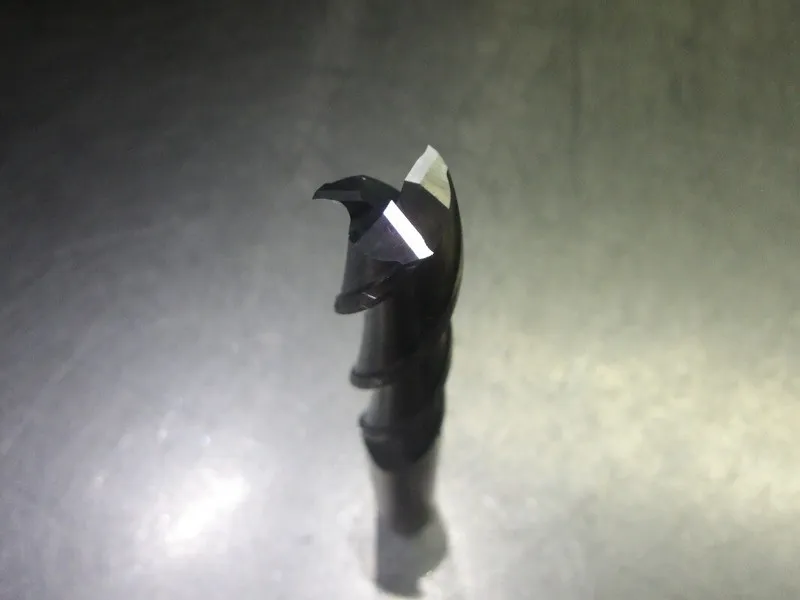Режущий инструмент Widia/Hanita 1" 5 Flute Carbide CR Endmill .06" R 5V0E25008CW — фото лота 2