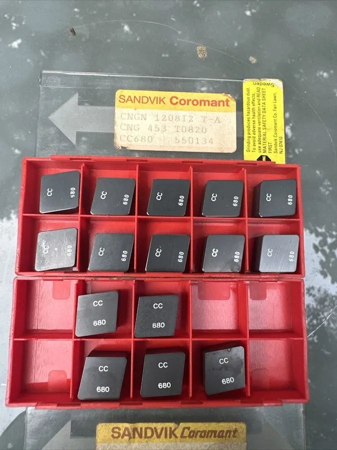 Режущий инструмент Sandvik 120416 E SNG 434 A CC680 Ceramic Square Tool Holder I