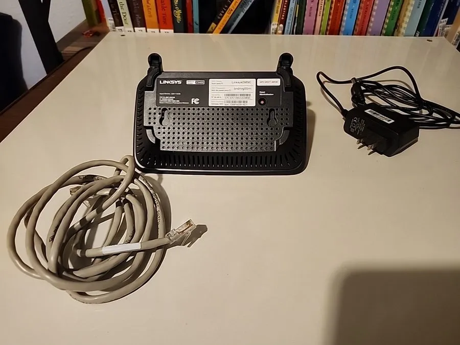 Маршрутизатор Linksys AC1200 Dual-Band WiFi 5 Router Model E5600