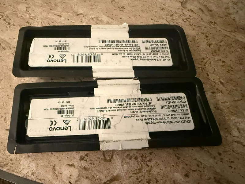 Модуль памяти Samsung M393A2G40EB1-CPB 32gb Server RAM DDR4 PC4 Lenovo 95Y4821