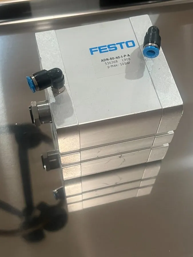 Пневмоцилиндр FESTO ADN-80-40-I-P-A Pnuematic Cylinder