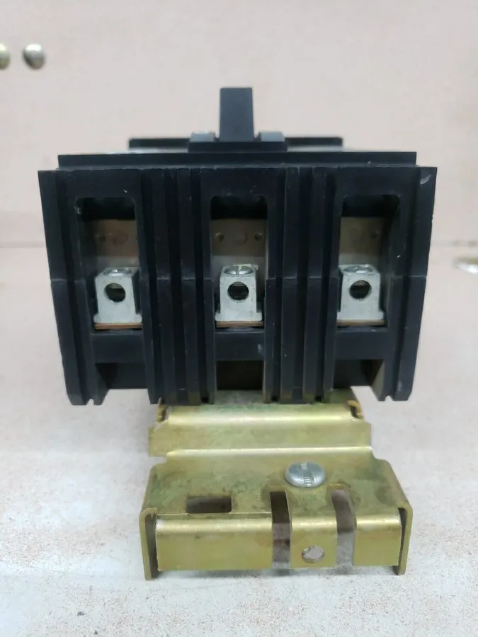 Автоматический выключатель Square D FA34030 Circuit Breaker 30A 3 Pole 480V 3P 3