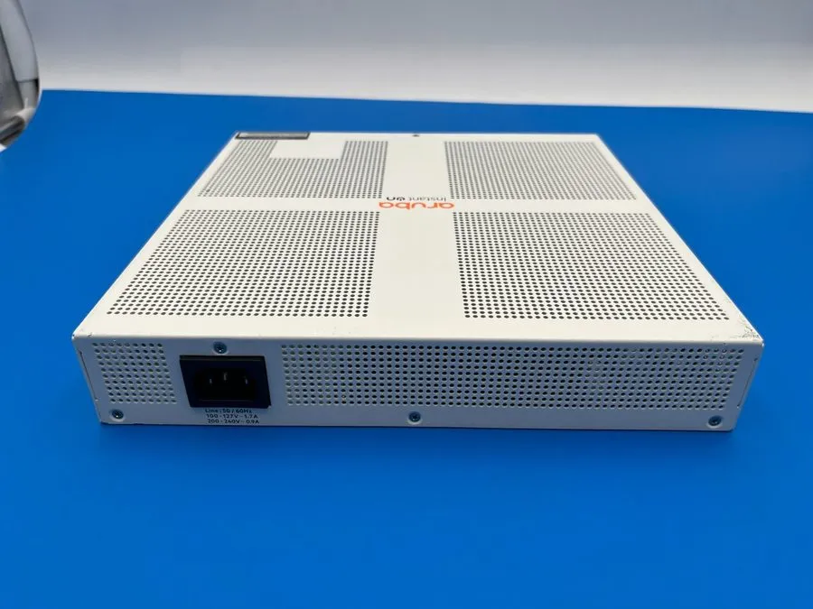 Коммутатор HPE Aruba Instant On 1930 JL681A 8-Port PoE+ 124W Managed Switch