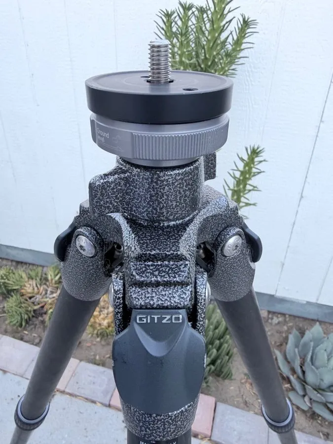 Оборудование видеонаблюдения Gitzo GT2542 Mountaineer Series 2 Carbon Fiber Trip