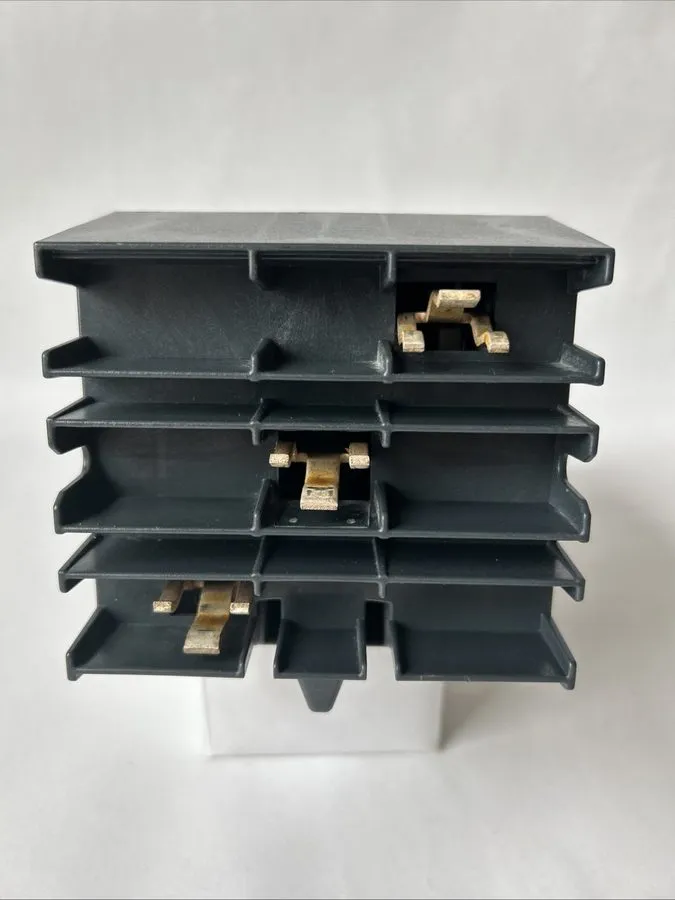 Автоматический выключатель Square D PowerPacT B Frame I-Line Circuit Breaker BGA — фото лота 2