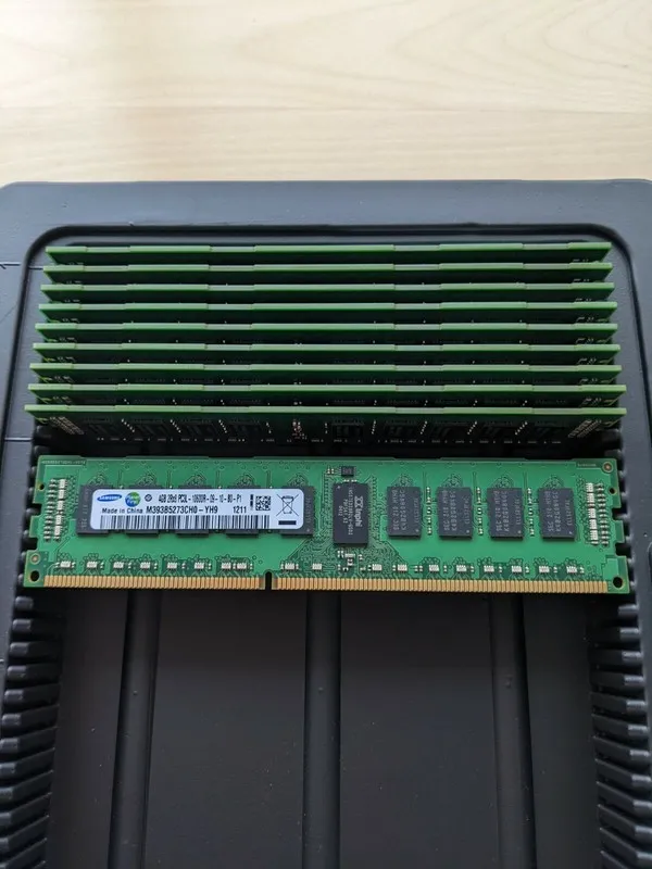 Модуль памяти Samsung 4GB RAM DDR3-1333 2Rx8 PC3L-10600R ECC REGISTERED M393B527