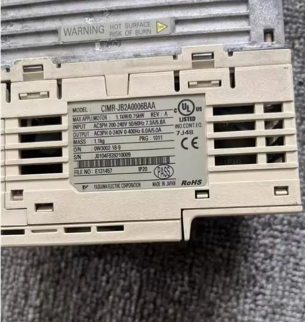 Частотный преобразователь Yaskawa inverter J1000 CIMR-JB2A0006BBA 220V 0.75KW