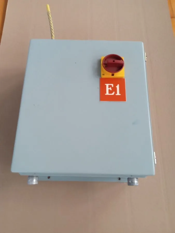 Монтажный шкаф HOFFMAN A1614CH Junction Box Enclosure 16"L x 14"W x 6"H Type 12