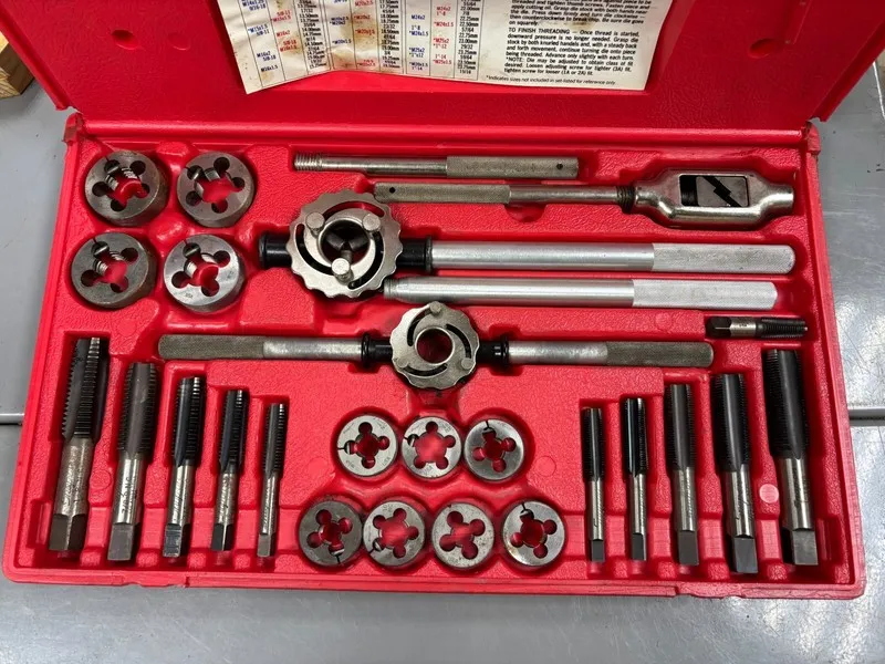 Режущий инструмент Snap-on Tools TD9902A 25-Piece SAE Tap & Die Set 9/16" to 1" 