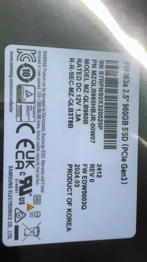 SSD-накопитель Samsung PM983a 960GB SSD 2.5" U.2 PCIe 3.0 NVMe MZ-QLB960B MZQLB9