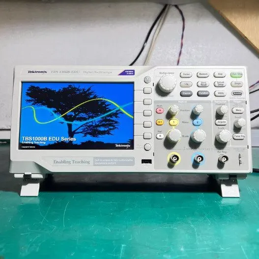 Осциллограф Tektronix TBS1102B-EDU Digital Oscilloscope 100MHz