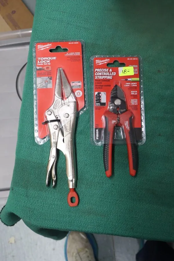 Стриппер Milwaukee 48-22-3013 Tri-Hole Fiber Optic Stripper