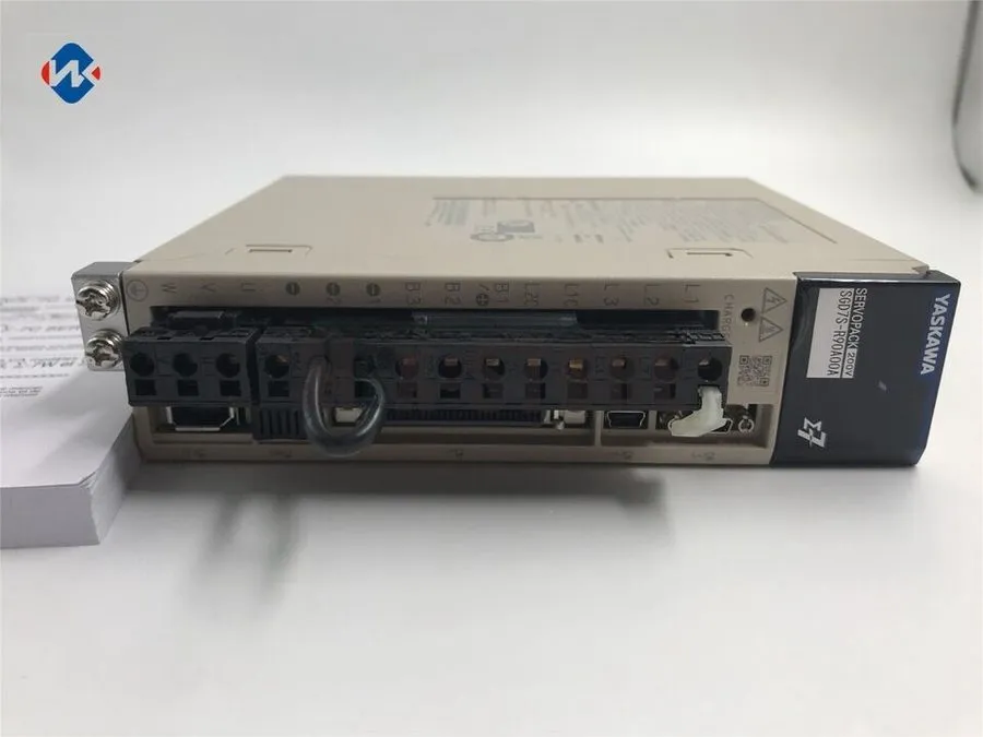 Сервопривод YASKAWA SGD7S-R90A00A002 Servo Drive