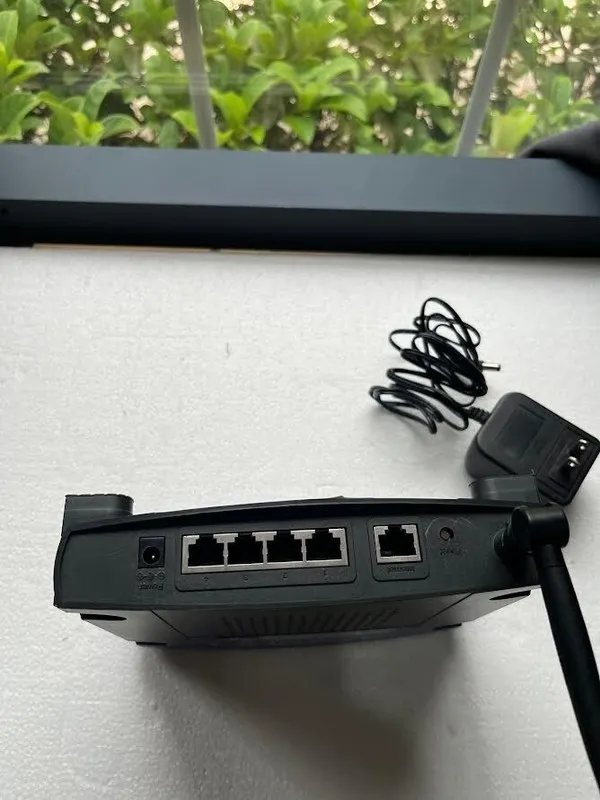 Маршрутизатор Linksys Wireless Router WRK54G Broadband 2.4GHz Cisco With 4-Port  — фото лота 1